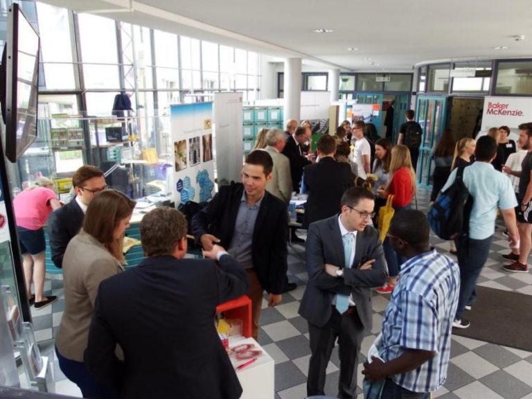 Bericht über den Fakultätskarrieretag 2017